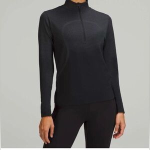 Lululemon Swiftly Relaxed Half Zip
Black / Rhino Grey